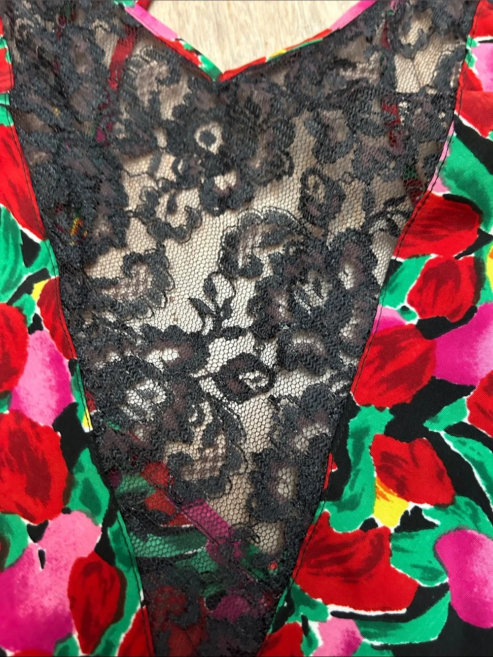 VTG Victoria's Secret Red & Green Floral Lace-Trim Slip size S golden label